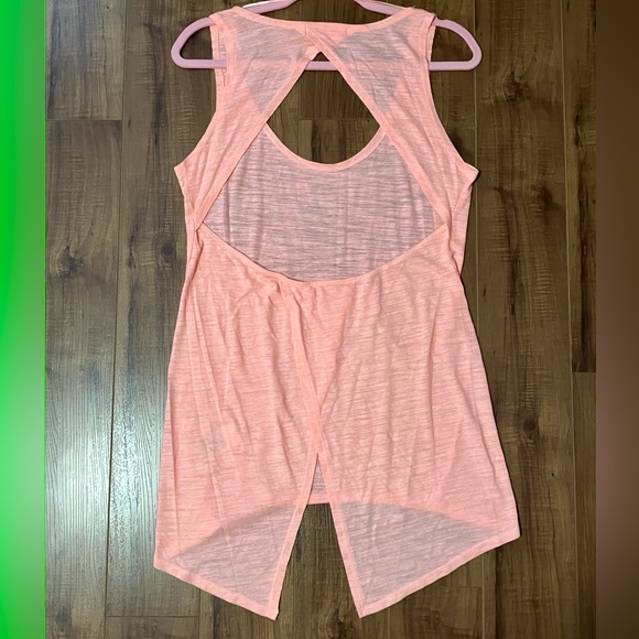 *💙2/25$* NWOT* Fox| Open Back Tank Top - Picture 2 of 2